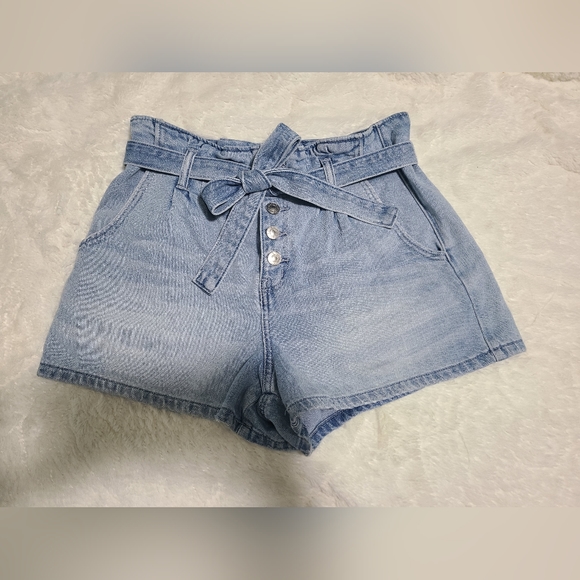 🌟SOLD🌟 AE Denim Paper Bag Mom Shorts - Picture 2 of 8